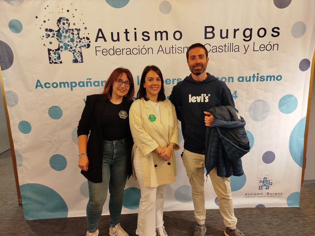 Comienza el #CongresoAutismoBurgos y las delegaciones de @autismoburgos ya estamos por #Burgos @FMiradasTEA #Congreso