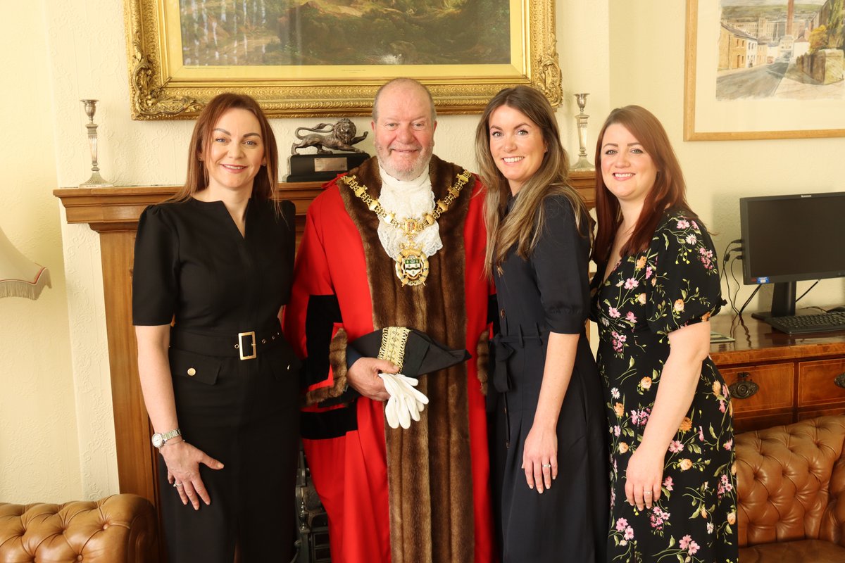 Last night Councillor Brian Taylor officially become the new Mayor of Blackburn with Darwen.

His three daughters, Nicola, Emma and Louise, became his Mayoresses and will support him over the next 12 months.

bit.ly/3QMFX8k