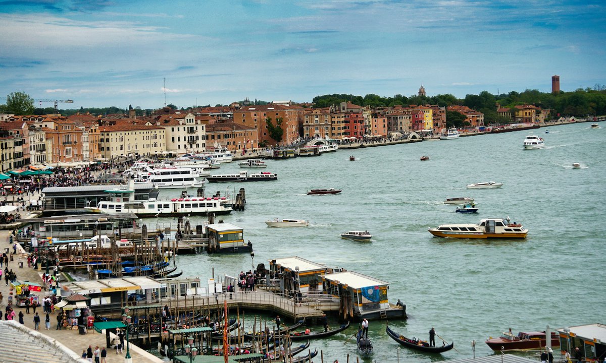🚣 Venise : sa lagune et son patrimoine en danger Une étude menée par le CRBE montre que le paysage de Venise pourrait radicalement changer ces prochaines années. La hausse du niveau marin réduira fortement les zones humides de la région univ-tlse3.fr/actualite-de-l…