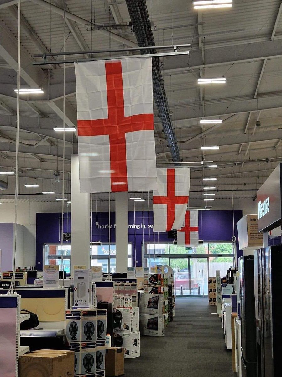 phughes76340646's tweet image. Shout out to curry’s. Let them see it’s how grateful we are by spending in their stores ❤️