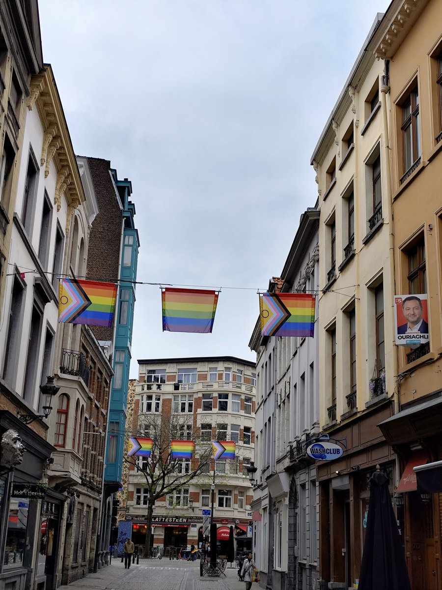 Hoy es el día contra la LGTBIfobia. Reivindicamos el derecho a SER de TODAS las personas. IGUALDAD y diversidad. El odio mata, la educación nos hace personas.