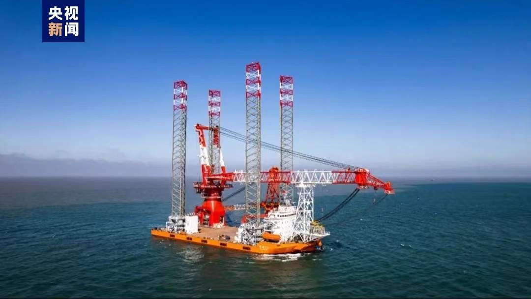 China successfully completed the sea trials of a 1,600-tonne homegrown offshore #WindPower installation platform which returned to port in E China’s Jiangsu Thursday. The 123.95-meter-tall platform is equipped with a leg-encircling crane with a lifting capacity of 1,600 tonnes.