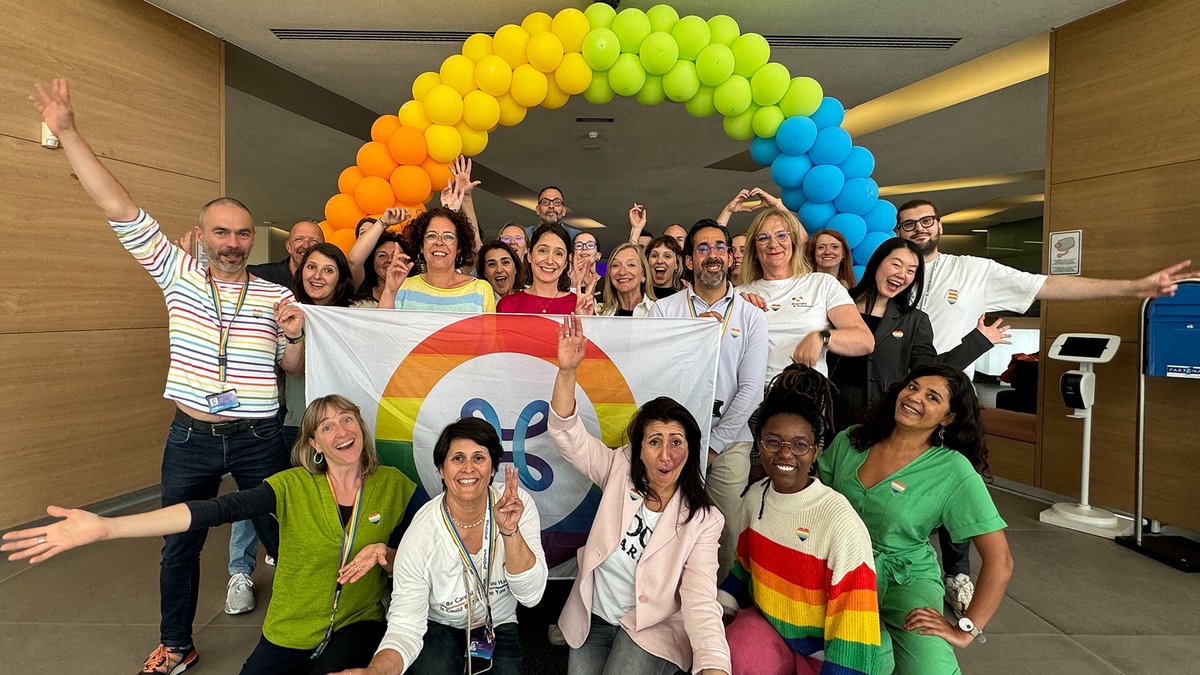 We markeren #IDAHOBIT met een delegatie van collega's en bondgenoten van onze #LGBTQIA+ gemeenschap. 🏳️‍🌈 Als #OpenAtWork lid gaan wij voor een veilige, inclusieve werkomgeving voor iedereen. Tegen discriminatie in welke vorm dan ook. #diversiteit #idahot