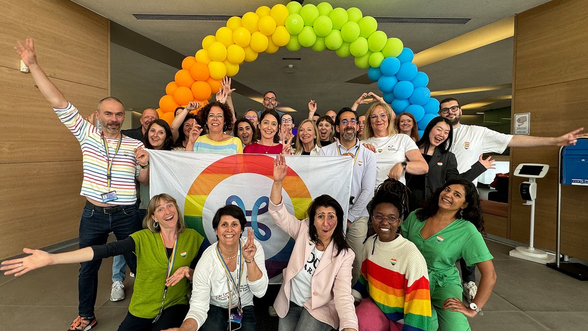 ProximusGroup's tweet photo. Nous célébrons #IDAHOBIT aujourd'hui avec une délégation de collègues et alliés de notre communauté #LGBTQIA+. 🏳️🌈 En tant que membre de #OpenAtWork, nous défendons un espace de travail sûr et inclusif pour tous et nous nous élevons contre la discrimination sous toutes ses formes. Rejoignez-nous pour promouvoir la #diversité ! #idahot