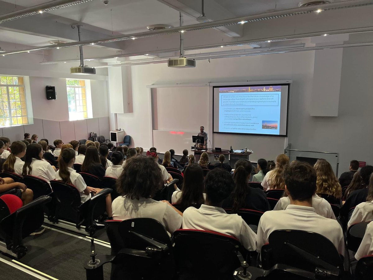 Many thanks to students from Carine SHS and Mt Lawley SHS who came to hear about Italian Studies at UWA this morning! Speriamo di vedervi nel prossimo futuro!!! 🇮🇹🇮🇹🇮🇹 @uwanews @UWAresearch @ProfChakma @UWA_students