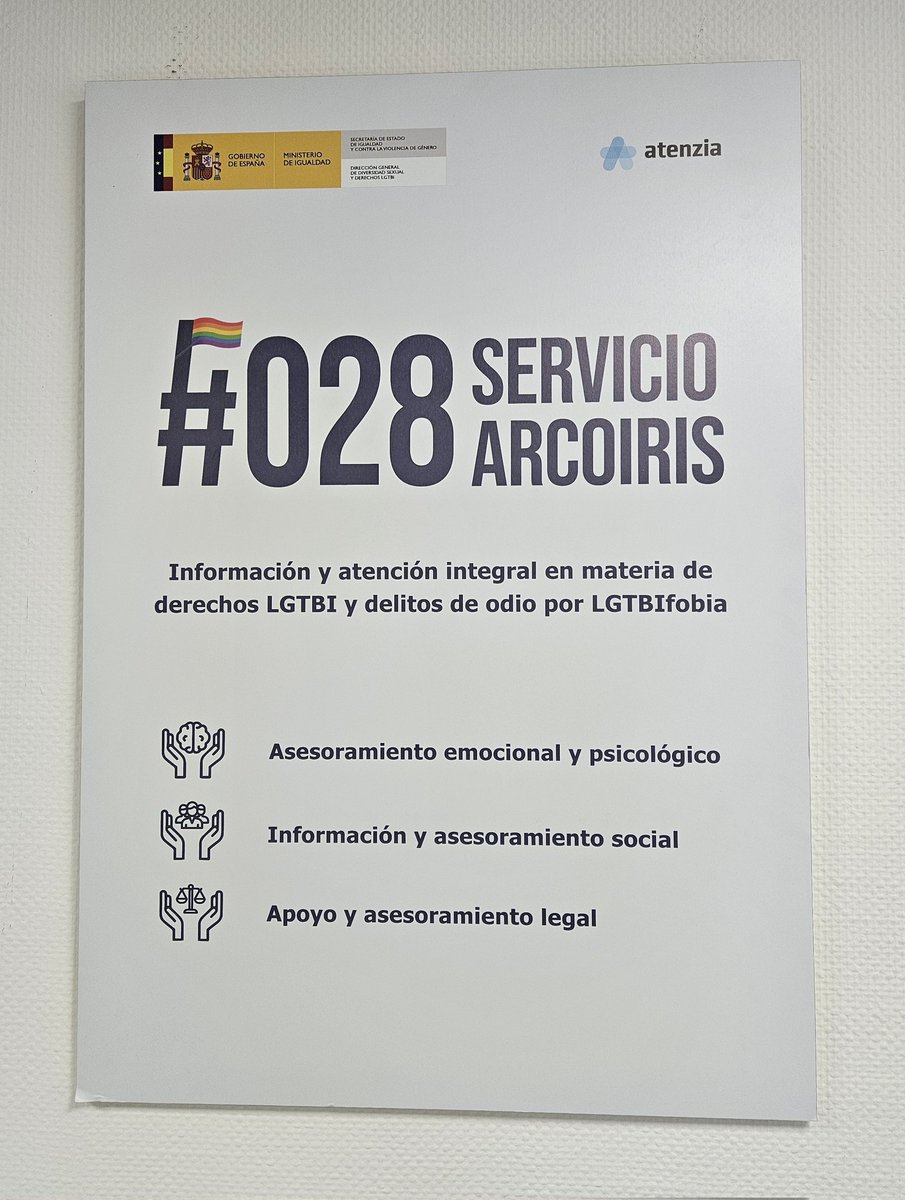 🏳️‍🌈 La ministra de Igualdad, @_anaredondo_, visita las instalaciones del servicio arcoiris 028, coincidiendo con el día internacional contra la #LGTBIFOBIA. 👉 Es un teléfono gratuito, las 24 horas, de información y atención en materia de derechos y delitos de odio LGTBI.