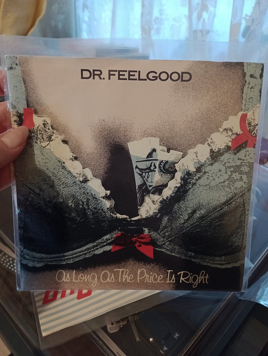 'Back room card game, ace in the hole, there's big money rockin', and i bet my soul, i've seen the movie, and i've read the book, and i don't need no second look...' ❤️ About to spin #DrFeelgood - 'As Long As The Price Is Right' (April 1979). Happy #FeelgoodFriday all!xx ❤️🎵🎶