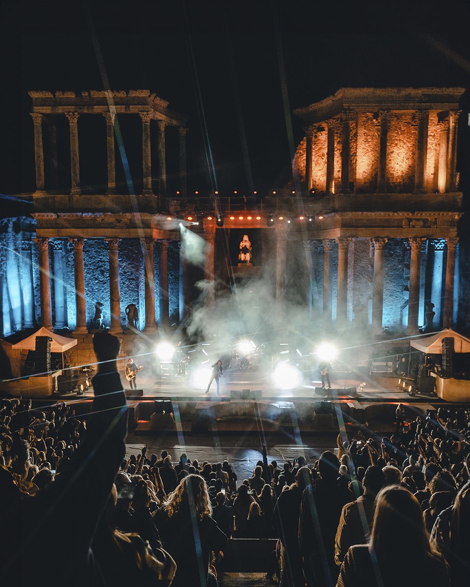 ¡Solo dos semanas para dar comienzo al Stone&Music! Sobre un escenario tan especial, bajo el inmenso cielo de esta tierra meridional, ¡No hay telón sino el marco de unas recias columnas clásicas! #MéridaEnamora @ayto_merida @fcultura_ex #Volverasentir @Turismo_Merida_