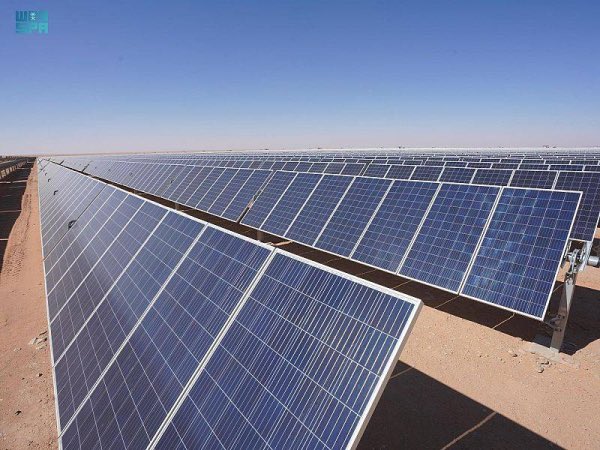 في تعاون سعودي- إماراتي 🇸🇦🤝🏼🇦🇪

عملاق الطاقة المتجددة، أكوا باور، تحصل على الموافقة لتشغيل مشروع للطاقة الشمسية بقدرة 300 ميجاوات في دبي.

ماهي التفاصيل؟ 

- من المقرر أن تبدأ شركة أكوا باور السعودية عملياتها التجارية في مشروع للطاقة الشمسية بقدرة 300 ميجاوات في دبي، وهو جزء من