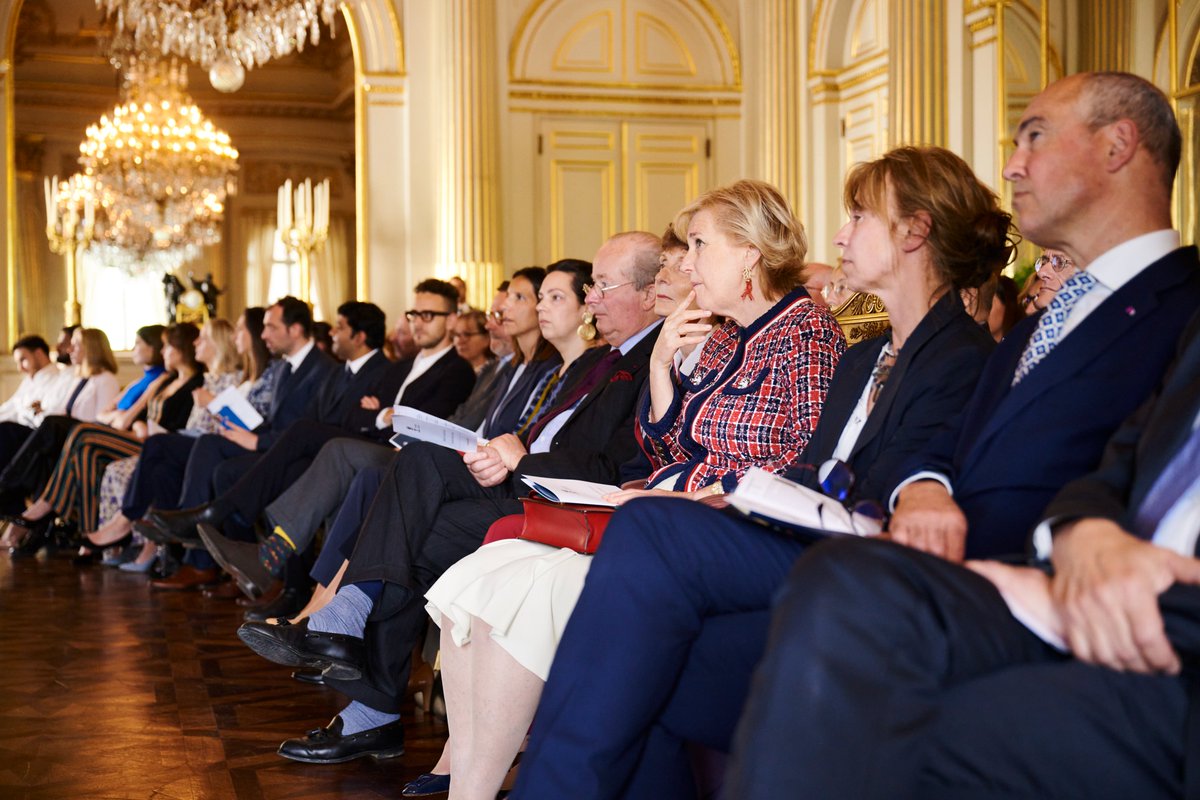 🙌 La Princesse Astrid a remis les prix scientifiques 2024 de la Fondation Médicale Reine Elisabeth hier au Palais royal. Ces prix visent à soutenir des chercheurs 🇧🇪 dans le domaine des neurosciences. 🔗 Plus d’informations : bit.ly/3QOjJTu