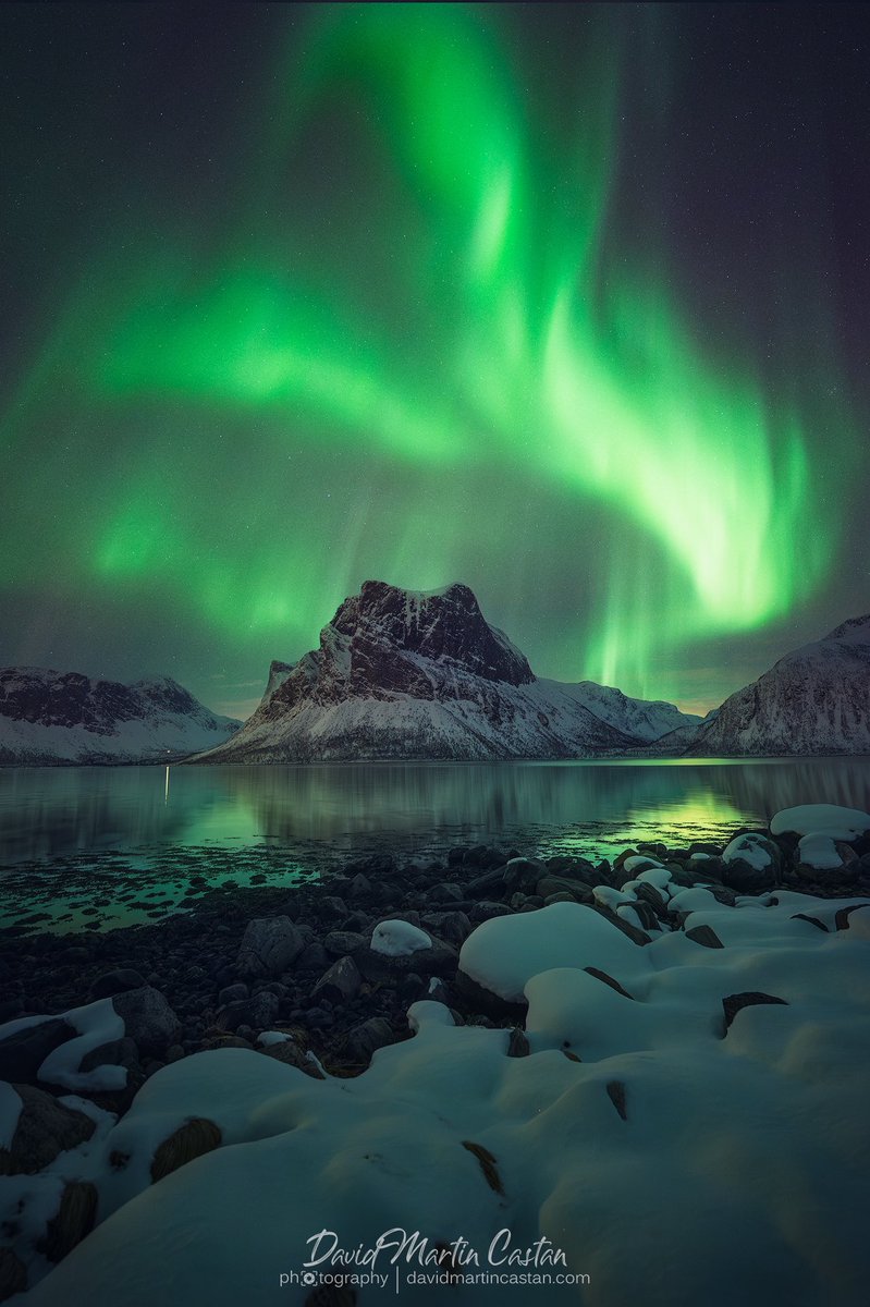 Buen fin de semana. Os dejo una de mis últimas auroras en Senja, espero que os guste.
Happy weekend. Here the last northern lights in Senja. Hope you like it