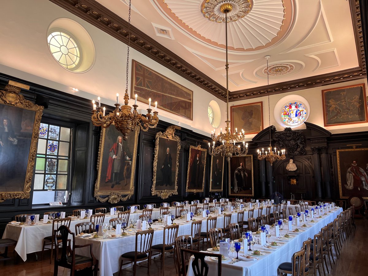 On Wednesday 15 May, we held our #117thBusinessLunch @apothecarieshall. Everyone enjoyed the sunshine in the courtyard as well as the excellent speech by David Schluter of Fluid IT, in which he spoke about building a business around #socialvalue & people first. #connectivity