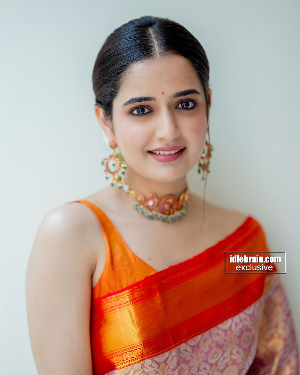 Actress #AshikaRanganath photo gallery idlebrain.com/movie/photogal…