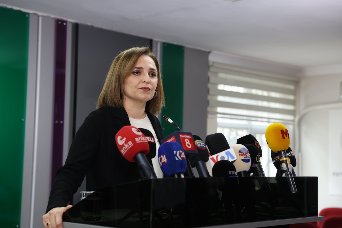 DEM Parti Sözcüsü Ayşegül Doğan, yarın 3 ilde Kobanê Davası kararlarını protesto edeceklerini açıkladı mezopotamyaajansi.net/tum-haberler/c…
