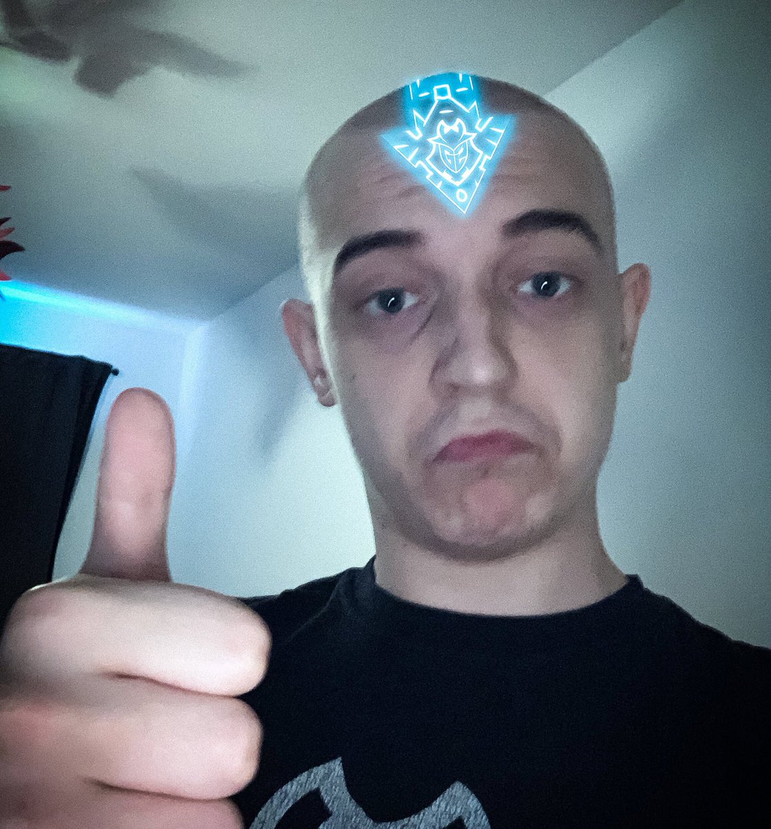 Caedrel's tweet photo. THATS HIM, RIGHT FUCKING THERE, THE CHOSEN ONE WHO WILL BRING EUROPE BACK TO INTERNATIONAL SUCCESS

CAPS &amp; G2 ARE ABOUT TO RESTORE EUROPEAN PRIDE AND TAKE DOWN THE REIGNING WORLD CHAMPIONS

WHERE THE FUCK ARE YOU IF YOURE NOT WATCHING IT RIGHT NOW 

https://t.co/B7t3NoV5jp https://t.co/E2U1mOsDPB