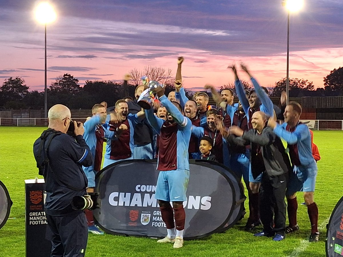 Failsworth villa vets County Cup champions. #Manchester #Lancashire #ManchesterFa #upthevilla  #failsworthvilla and a nice message from Paul Scholes