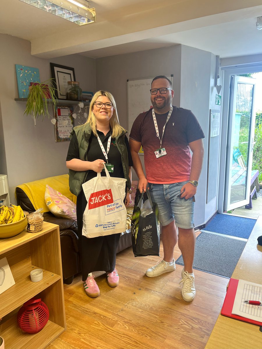 Gisdacyf's tweet photo. After a recent #GISDA presentation on supporting #Gwynedd #youth at @ysgol_tryfan, we received a heart-warming gesture from the pupils who donated food &amp; treats to hostel residents! Thank you so much!

#YouthWork #YouthSupport #HomelessnessPrevention https://t.co/SXUzuHlpId