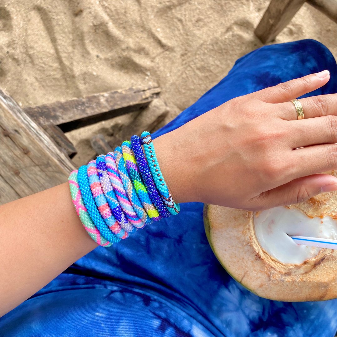 The weekend is almost here!🐚🌊 sashkaco.com/collections/all #Sashkaco #forher #summervibes #weekend #fun #trends #fashion #womenjewelry #handmade #dailyaccessories #stylefashion #beadedjewelry #glassbeads #giftideas #alwayspositivevibes #shopnow #Florida