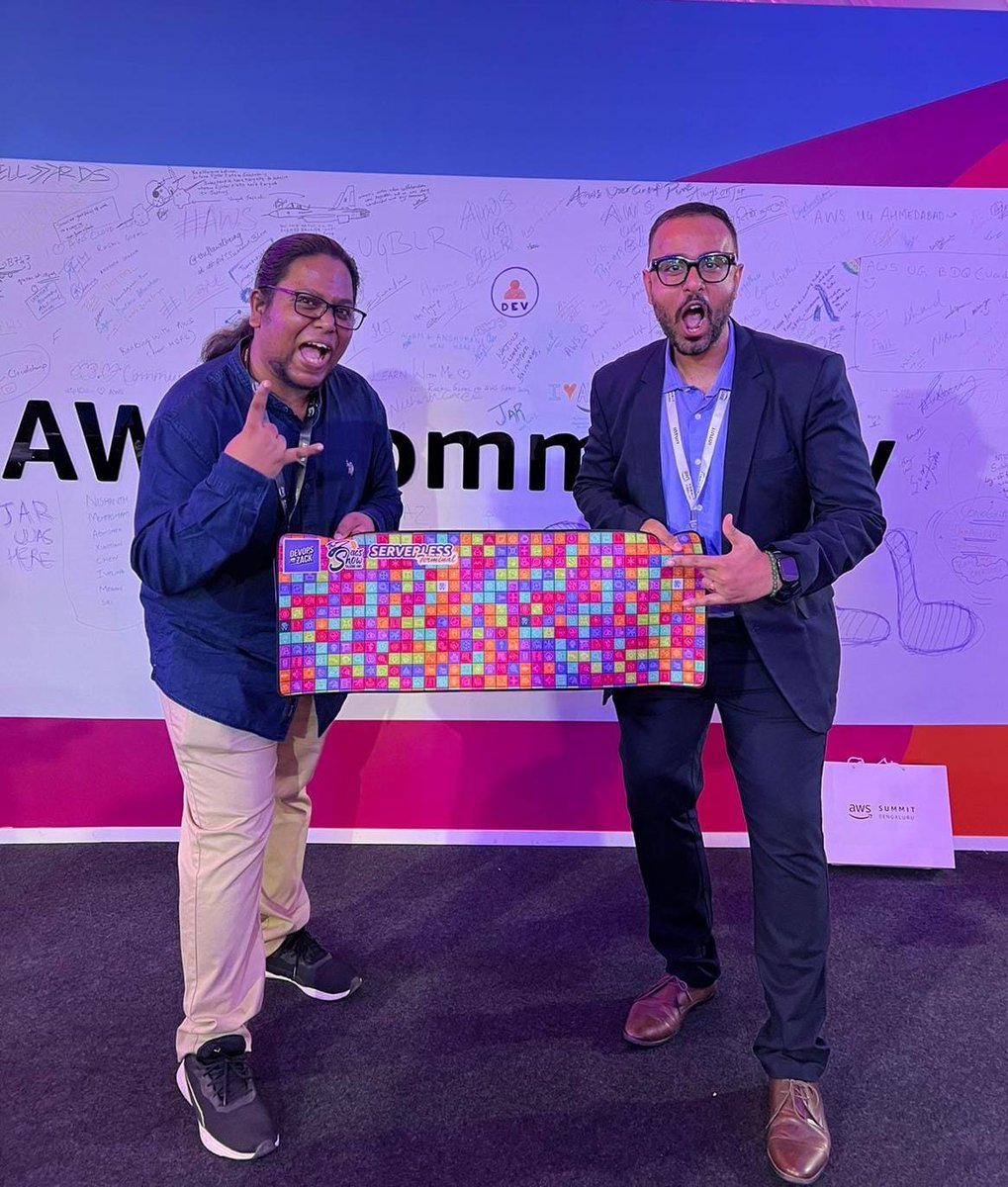 Surprised to receive a fully customized AWS Cloud gaming mouse pad at the AWS Summit by  @zachjonesnoel  our very own AWS Serverless Hero!

I think it's incredibly designed and looks absolutely outstanding. What do you think? I'd love to hear your thoughts—let me know in the
