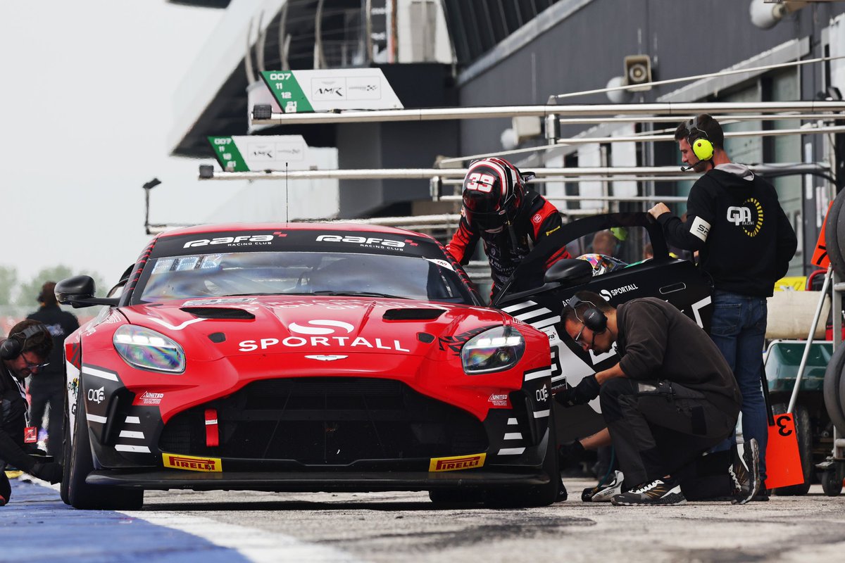 No less than four new Aston Martin Vantage GT4s racing in the GT4 European Series at Misano this weekend! Including this one prepared by GPA Racing. 📸 @gt4series #AstonMartin #Vantage #GT4European