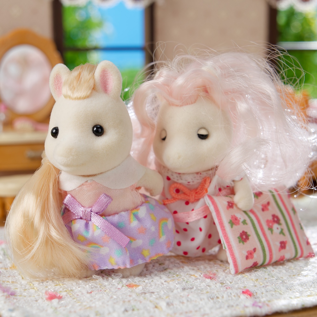 Happy Birthday, Sally and Joy! 🎂 It’s the sisters’ special day and Sally can’t wait to start celebrating. Don’t forget to wish them a happy birthday in the comments! 🎁 #happybirthday #birthday #fun #sisters #family #happy #sylvanianfamilies #sylvanianfamily #sylvanian