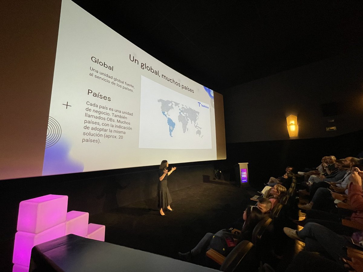 LaProductConfES's tweet image. Lleno hasta la bandera el escenario #makeBetter para escuchar a @slopezserra con su keynote “¿Organización orientada a Producto o Producto orientado a la organización? 
#LPCMAD24