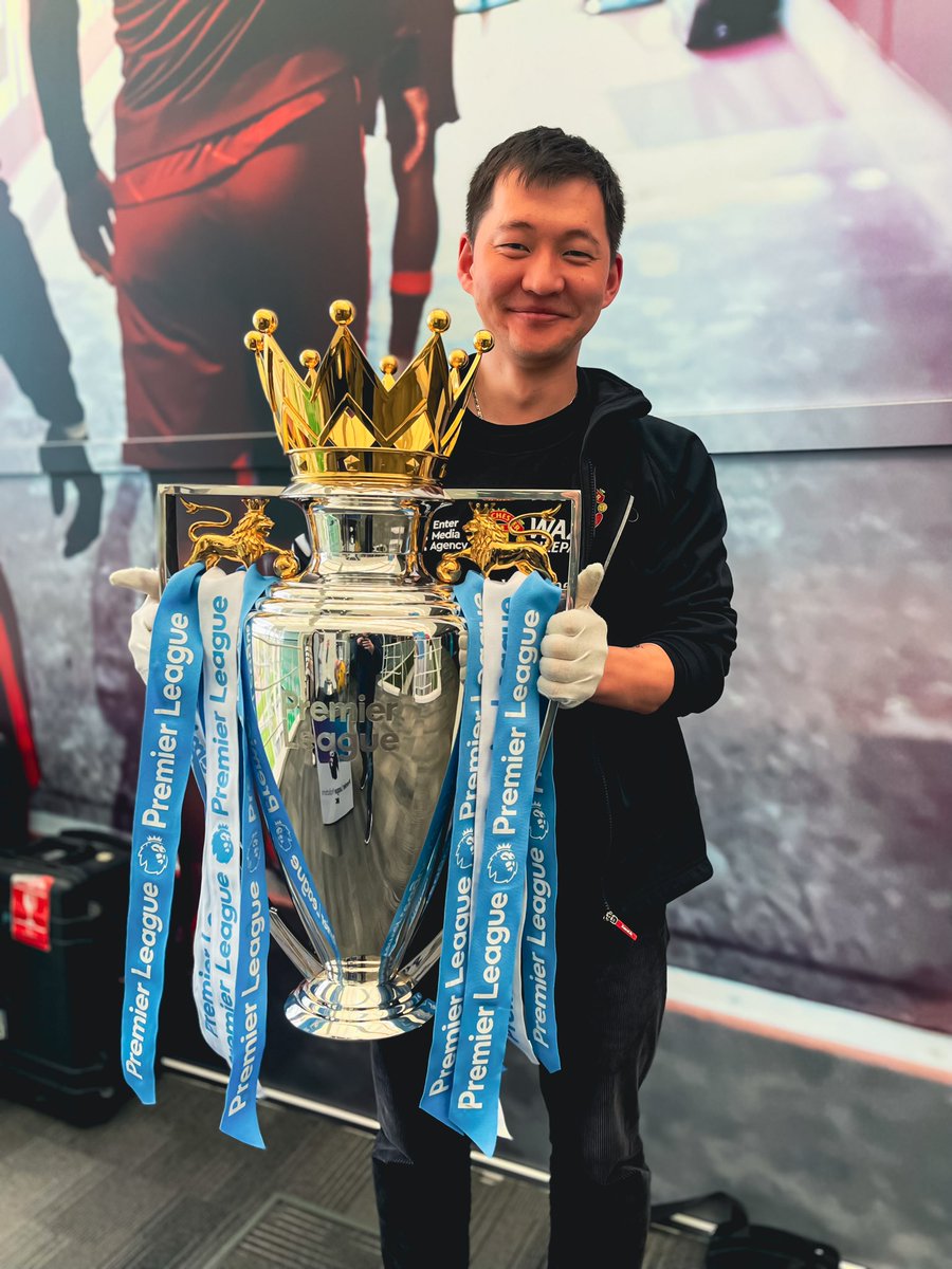 It was an unforgettable moment for me 🙌🤩! It is original Premier League title 🏆❤️. I hope one day a Mongolian football player wins this title while playing in the Premier League 🙌🇲🇳