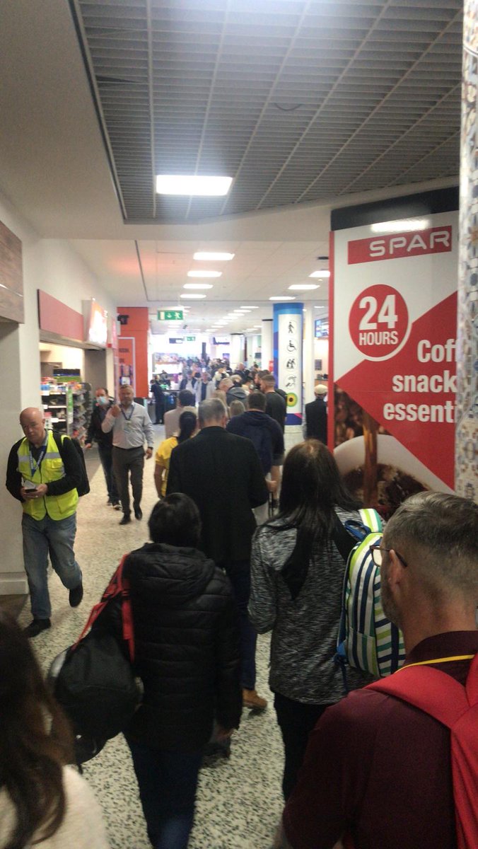I took theses pictures of the security queue at Birmingham Airport in 2022 - one is April and the other June. This is not a new issue 
birminghammail.co.uk/news/midlands-…