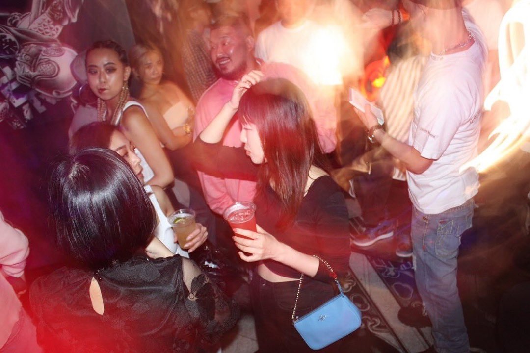 📸Party Snap📸

Chill CHAIR

#ChillCHAIR
#or #ortokyo #オア #オアトーキョー #cafe
#club #art #culture #bar #cocktailbar #cocktails #tokyorestaurant #tokyocafe
#nightclub #nightout #party 
#music #dance
#luxurystyle #tokyo #shibuya #japan