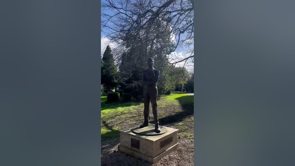 A leisurely stroll around campus! Produced by current #MScMarketingPractice #MDP students Rohan van den Akker, Laura Darby, Eesha Jain, Thomas D'Arcy and Madison Link. View on YouTube here: eu1.hubs.ly/H0976-30 #SmurfitSurroundings