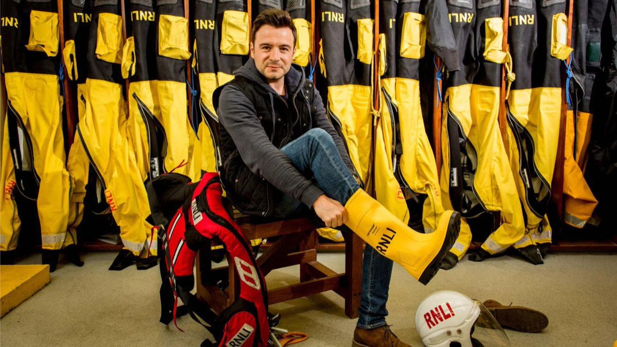 What do @westlifemusic and @SligoBayRNLI have in common? A 25th anniversary 🎉 This month, Sligo Bay are running a fundraiser where you could win a welly signed by @ShaneFilan. Money raised in the raffle will help our volunteers to save lives at sea 👉 bit.ly/3ydR18h