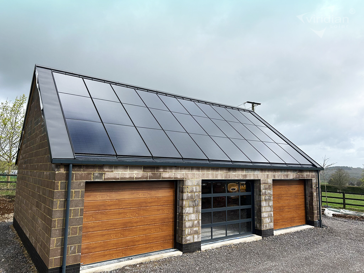 Happy #fusionfriday!
Thanks to Simon Smith from SA-Energy for entering the #fusionfriday competition with this worthy winner!
This stunning garage has a total of 30 x PV16-405Wp #roofintegrated #solar panels installed alongside the award winning 
#ArcBox on a zinc roof.