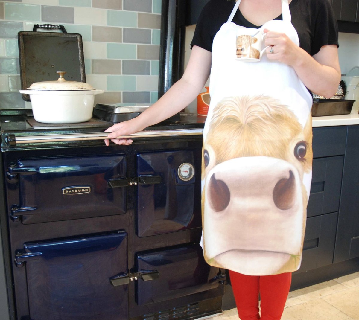 🐮🍽️ Introducing our charming Jersey Cow Apron! Embrace kitchen adventures with this delightful, full-sized apron. Crafted for style and practicality—perfect for adding fun to your cooking routine! 🌟👩🍳 #ukmade #apron #apronstyle #cow #cows #jerseycow #jerseycows #aprons