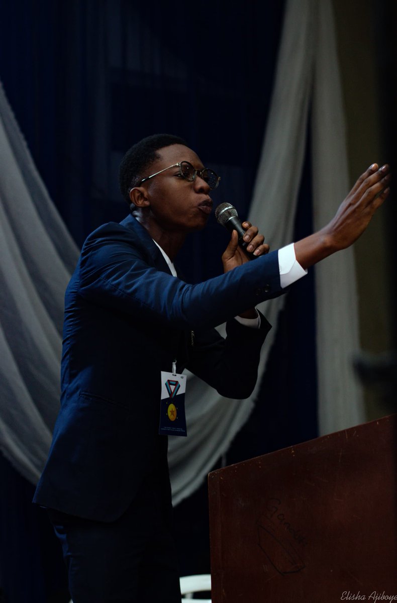 ChrisFolusho's tweet image. Permit me to reintroduce myself.🫴
My name is Folusho Olu-Adegbola.
-General Secretary, University of Ibadan Medical Students' Association (UIMSA)
-Vice President, Alexander Brown Hall Literary and Debating Society
-Professional Photographer, with affiliation to COMUI...