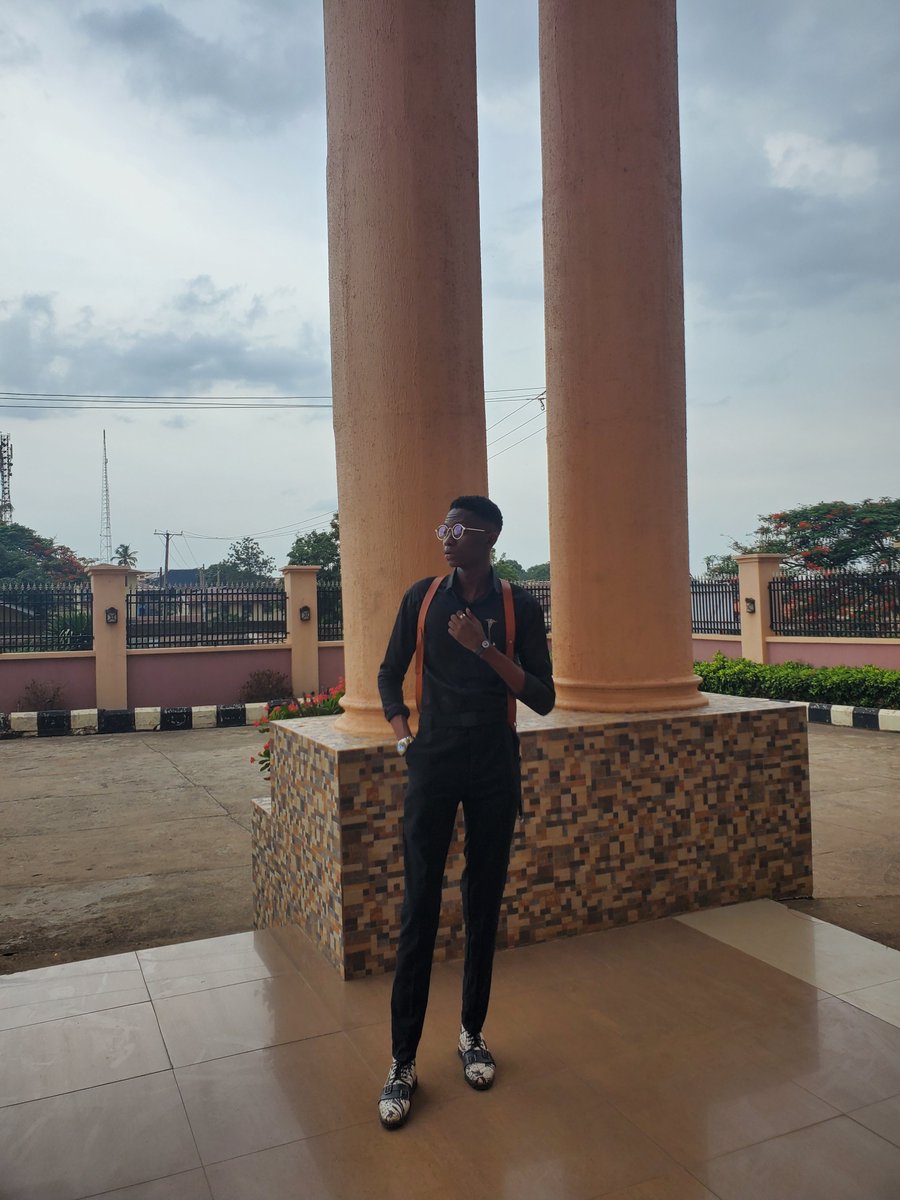 ChrisFolusho's tweet image. Permit me to reintroduce myself.🫴
My name is Folusho Olu-Adegbola.
-General Secretary, University of Ibadan Medical Students' Association (UIMSA)
-Vice President, Alexander Brown Hall Literary and Debating Society
-Professional Photographer, with affiliation to COMUI...