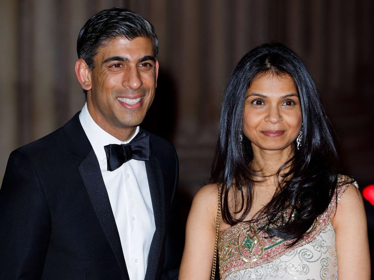 Just in 🔥

New Rich List out sees Sunak and wife's family fortune rise by a whopping £120 MILLION to a staggering £651 MILLION.

Meanwhile the entire country collapses around us.

He represents the traitorous regime of this country in all its stinking corruption.