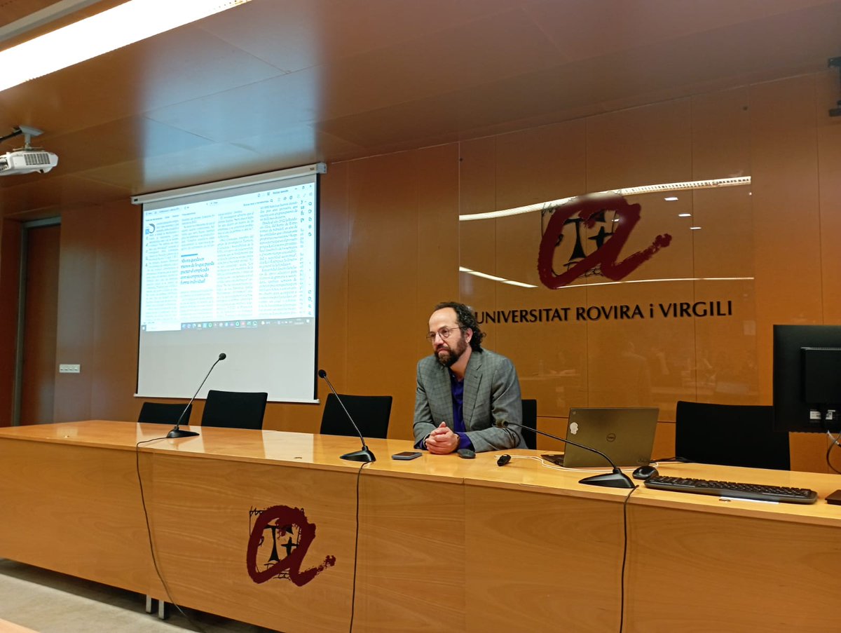 Arrenca el Curs de Comunicació per a la Comunitat Investigadora a la #URV🎉 Comencem amb l'@estevegiralt, que dona eines per explicar la recerca als mitjans escrits 🗣️