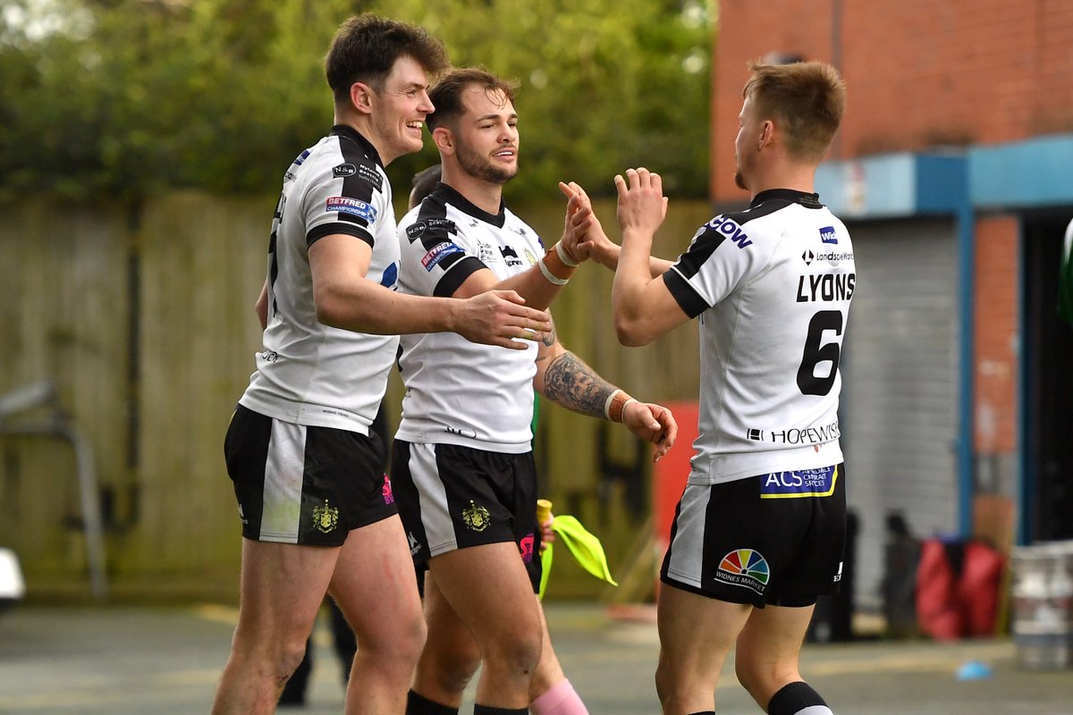 🏠 Another game at home and another game in our 2024 home kit this Sunday! ⚪️⚫️ 🎫 Tickets 👉 widnesvikings.co.uk/tickets/ 🛒 Kit 👉 shopwidnesvikings.co.uk/2024-replica-s… #COYV 🧪 #WeAreWidnes 📸 @rlpix