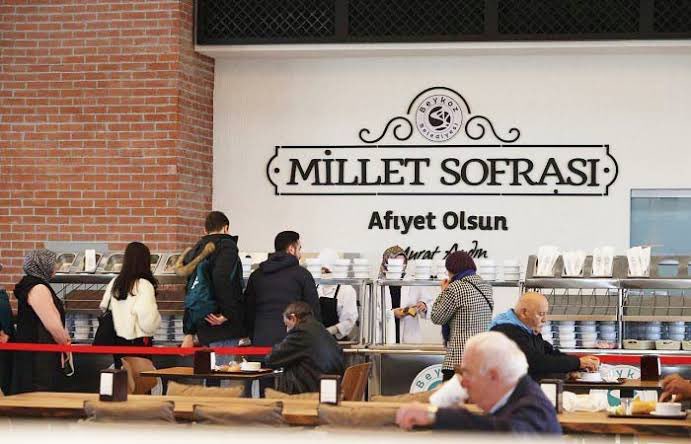CHP’li İBB ÜCRETLİ kent lokantaları ile övünürken diğer yandan CHP’li Beykoz Belediyesi yönetimi AK Parti döneminde binlerce kişinin ÜCRETSİZ faydalandığı “Millet Softası”nın saatlerini kısıtladı 

CHP’li Beykoz Belediyesi yönetimi 7/24 esasına dayalı olarak hizmet veren Beykoz