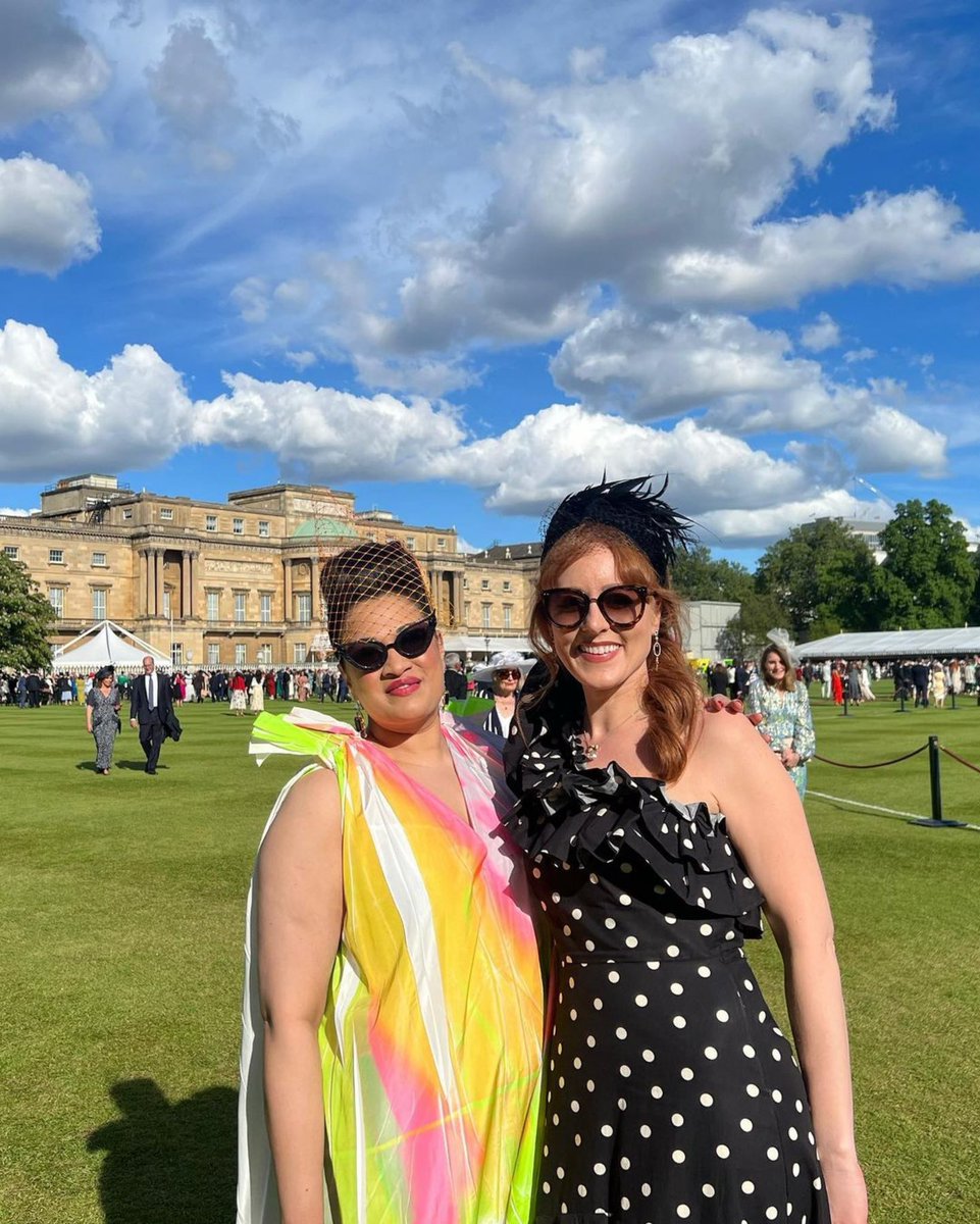 An unforgettable afternoon at #BuckinghamPalace to celebrate the creative industries. Thank you @DCMS & @UK_Music for inviting me. It was wonderful! ❤️🧡💛💚💙💜💖