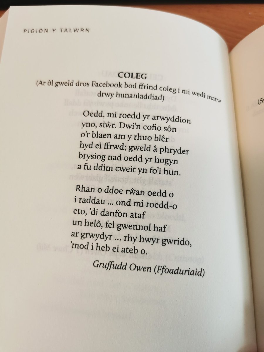 TW: hunanladdiad Bwrodd y gerdd hon gan @Gruffudd_Owen fi fel bricsen o'i darllen yn gynharach yr wythnos hon. 'Y pryder brysiog' a'r euogrwydd o fethu cadw mewn cysylltiad gyda hen ffrind cyn iddi fynd yn rhy hwyr. Siaradwch am iechyd meddwl, ond yn bwysicach, gwrandewch 💔