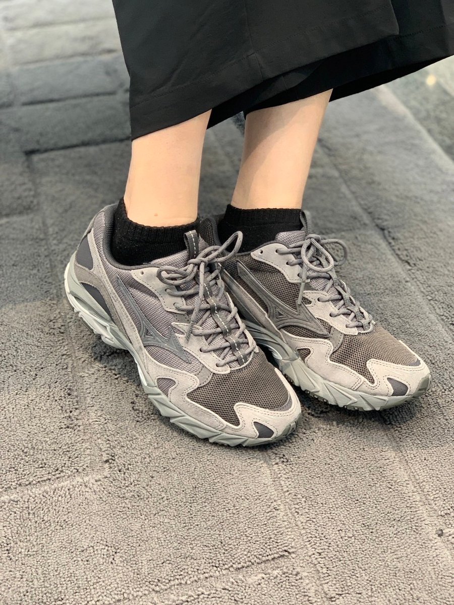 MASH　MIZUNO WAVE RIDER 10 SLOW STEADY Slow Steady Club × Mizuno Wave Rider 10 Gray D1GD240301 Men's Size