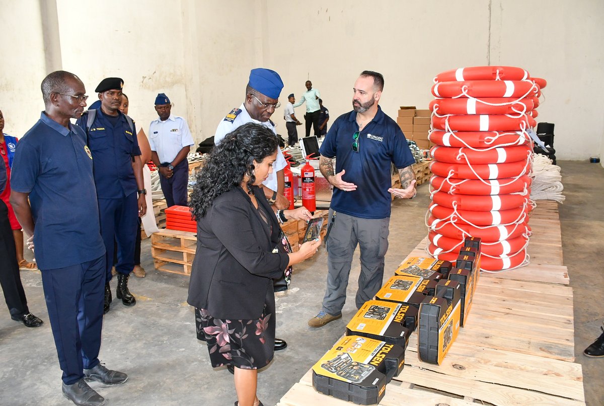 This week @UNOPS_Kenya handed over assorted maritime equipment to @OfficialKCGS. 

@WFP provided warehousing services in 📍Mombasa as part of the 🇺🇳@UnKenya Common Back Office initiative.
#DeliveringAsOne💪🏾 #OneUN
