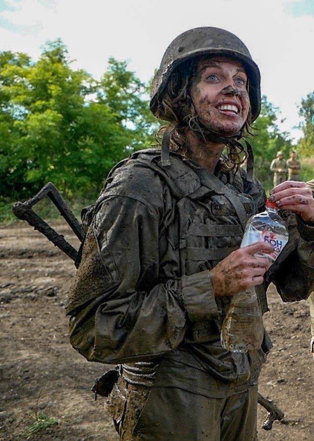 ⚡️🇺🇸American combat medic Rebekah Maciorowski. A US citizen joined the 🇺🇦Ukrainian army at the beginning of the full-scale invasion and since then has participated in many battles, such as the defense of Avdiivka.