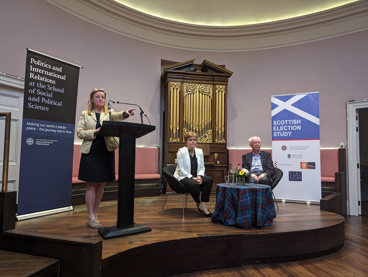 Last night we marked 25 years of Devolution in Scotland with former DFM @jrwallace54 and former FM @NicolaSturgeon. Much has been achieved and this University has contributed much to creating new laws and policies for our citizens. Here’s to the next 25 years!🎉