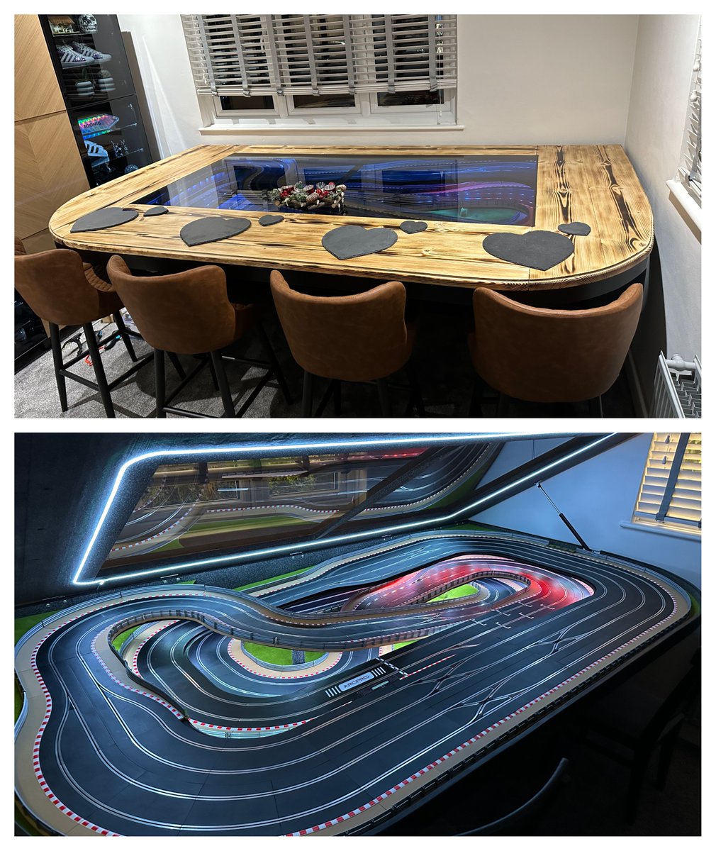 We’ve got a cracker for you in this week’s #FeatureFriday post… check out this track hidden within a dining tablet, complete with lighting 😍 Thank you to James for sharing with us 🙌