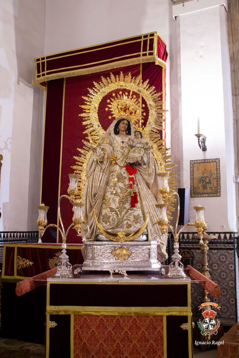 ACTUALIDAD | La Santísima Virgen ya se encuentra sobre sus andas para el Rosario Público que tendrá lugar el próximo domingo.

📷: NHD Ignacio Ragel