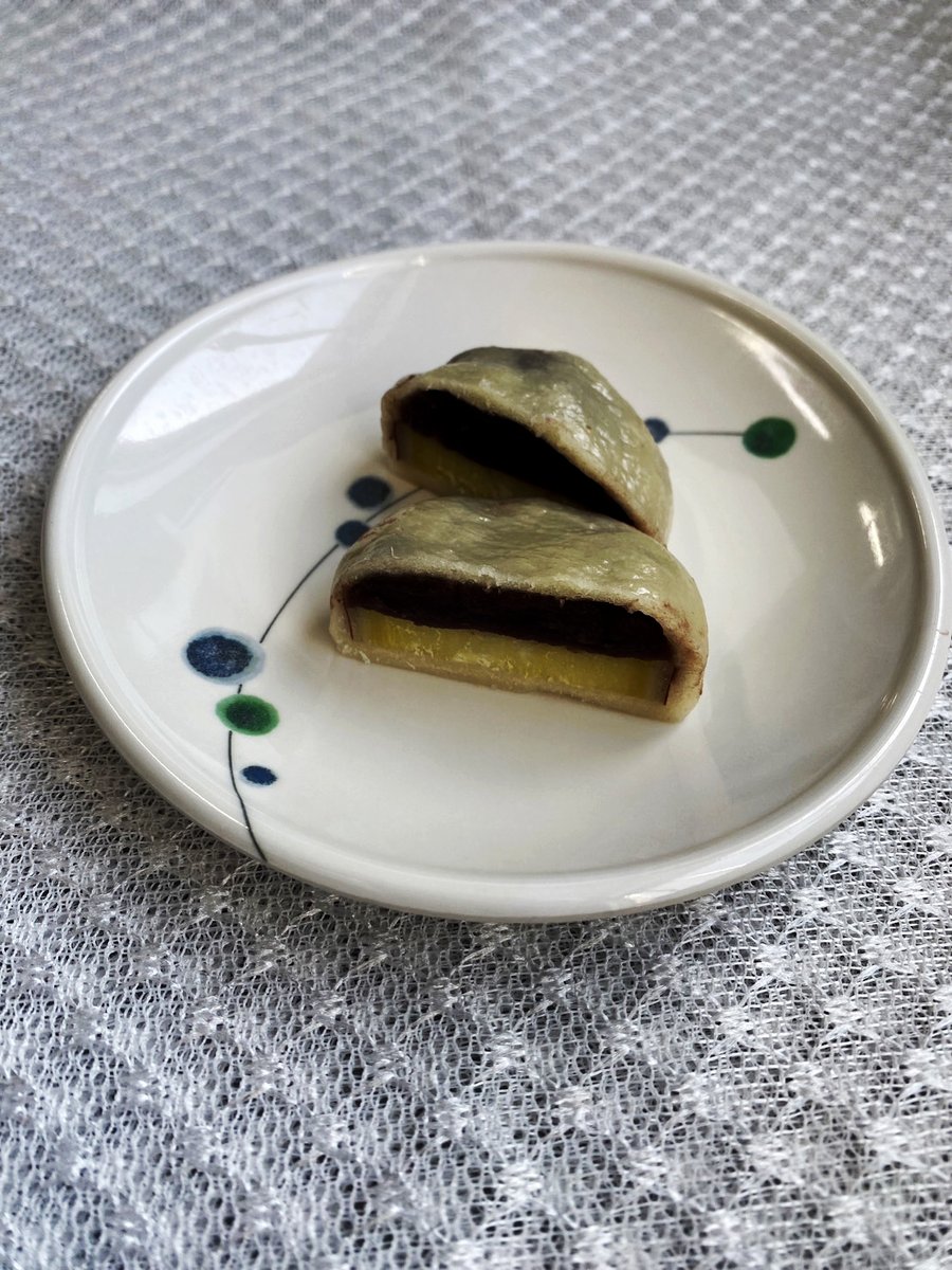 5月17日金曜日　きょうのおやつは、いきなり団子（郷土のお菓子・熊本県）でした。

あんことさつまの相性がよく食べごたえがありました。名前の通り、びっくりの団子でした。