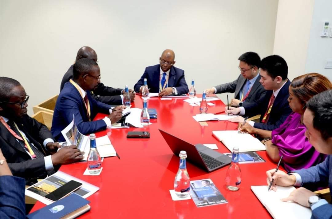 Honoré de conduire la délégation gabonaise à l'#AfricaCEOForum 2024 à Kigali 🇷🇼! Avec mes collègues, nous avons mis en avant les opportunités d'investissement au #Gabon, suivant les directives de SE @oliguinguema. Thème clé : IA, leadership, marché commun. #CTRI #InvestInGabon