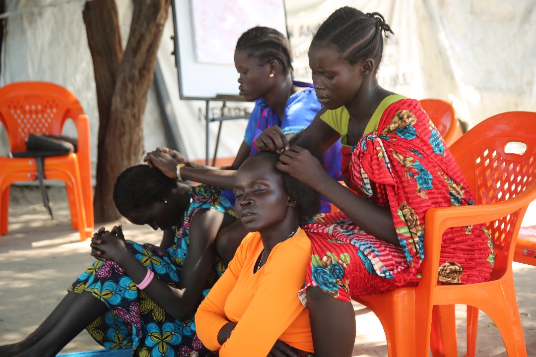 Thanks to the generous funding from @CanadaDev, @HopeRestoratio3, in partnership with @UNFPASouthSudan, we're empowering Women and girls, Shaping their Future. ✅ At our friendly spaces, women and girls are receiving valuable skills training for livelihoods and economic